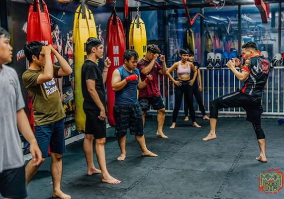 Học boxing cho nữ ở tphcm đến Gym Newlife