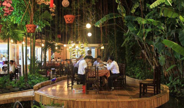Shri Restaurant & Lounge