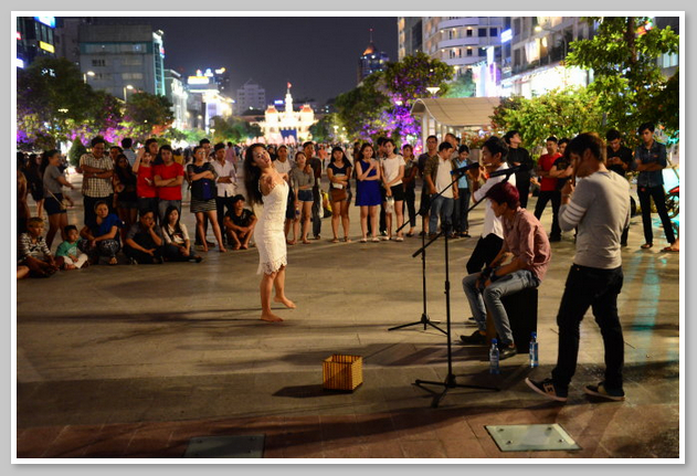 Hòa mình vào những buổi biểu diễn âm nhạc ở Phố đi bộ Nguyễn Huệ