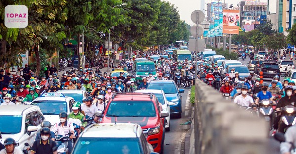 Đường Cộng Hòa là một trong những tuyến đường huyết mạch của quận Tân Bình, Thành phố Hồ Chí Minh,